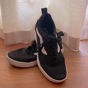 Size 8.5 Women’s (Mens 7.0) Vans